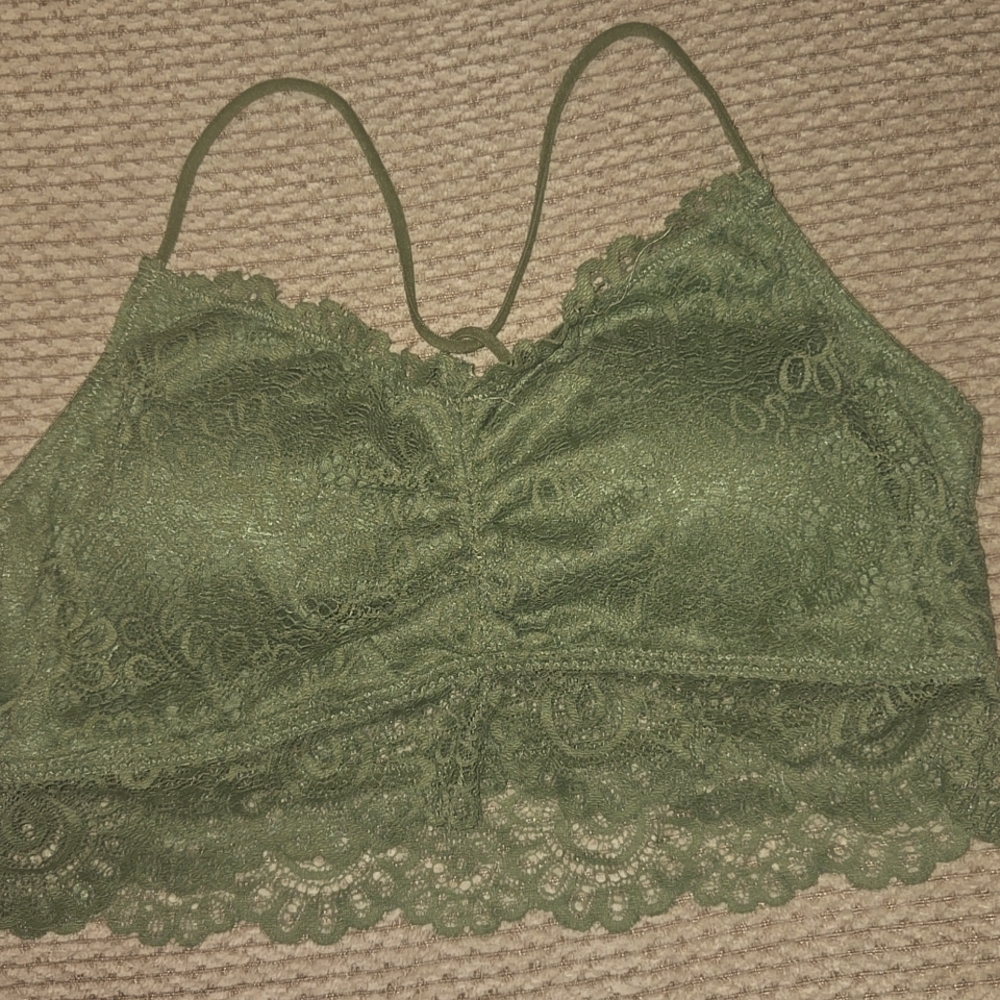 NWOT ladies Beautiful Decorative Bra